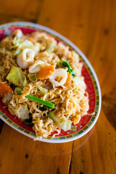 Thai gebratene Meeresfrüchte Nudeln — Stockfoto