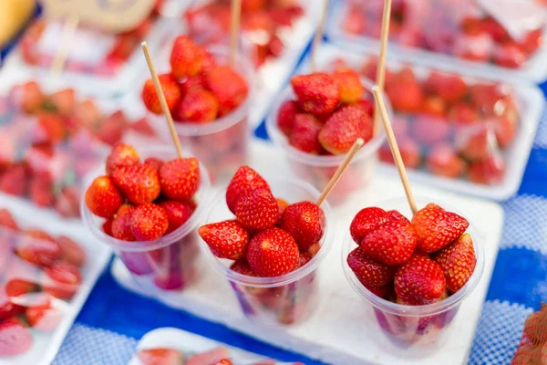 Thailändische süße Erdbeere — Stockfoto