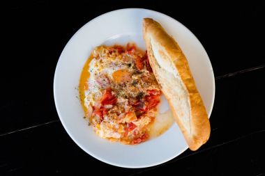 Lao shakshuka domates kapış yumurta