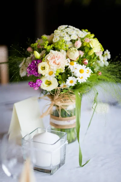 Beautiful wedding reception table decoration — Stock Photo, Image