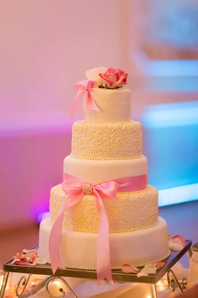 Delicioso saboroso detalhe bolo de casamento — Fotografia de Stock