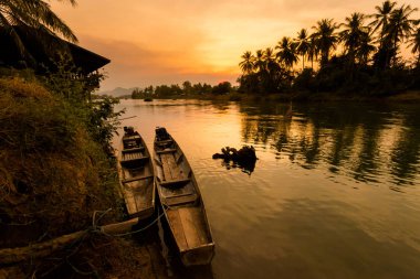 Sunset bulvarında Don Khone Laos
