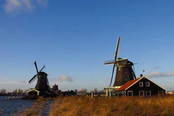 Zaandam lidová Šumavská architektura - mlýny v Holandsku — Stock fotografie