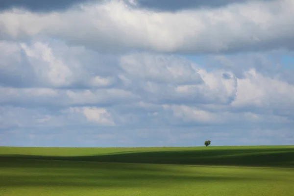 Schöne sonnige stonehenge landschaft england — Stockfoto