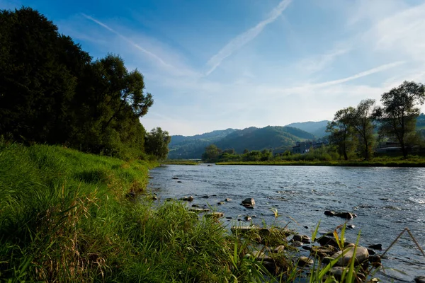 Beautiful Poprad river landscape in Rytro — Stock Photo, Image