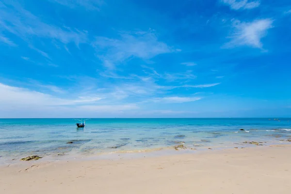 Paisagem de Koh Lanta Klong Hin praia — Fotografia de Stock