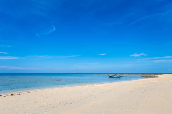 Paisagem de Koh Lanta Klong Khong praia — Fotografia de Stock