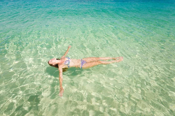 Turista sull'isola di Koh Kradan — Foto Stock