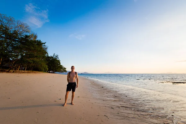 Turista sull'isola di Koh Kradan — Foto Stock