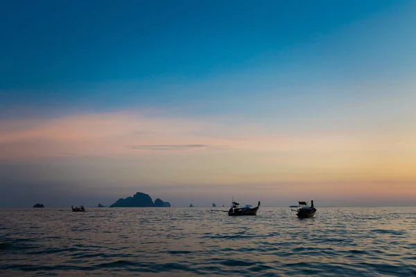 Tropical sunset in Ao Nang — Stock Photo, Image