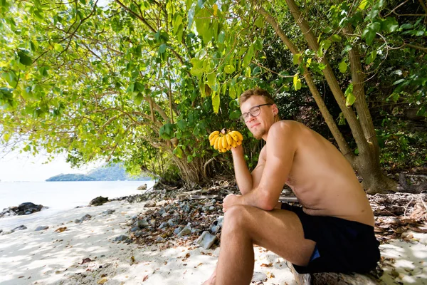 Tourist auf der Insel Koh Poda — Stockfoto