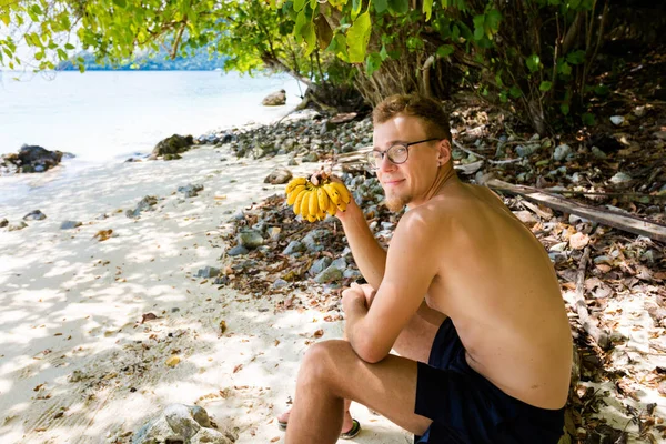 Tourist auf der Insel Koh Poda — Stockfoto