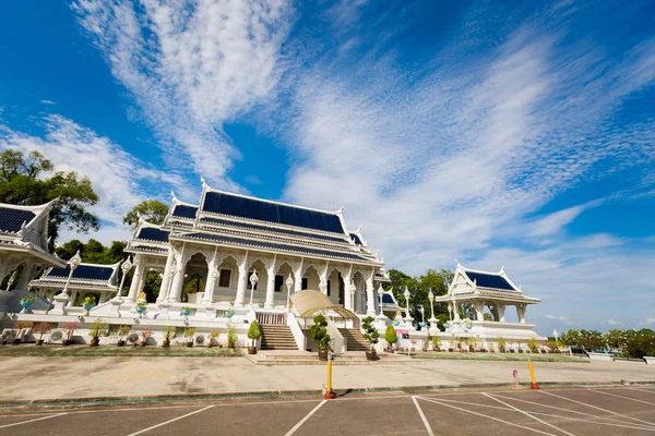 Templo de Krabi Wat Kaew Korawaram — Foto de Stock