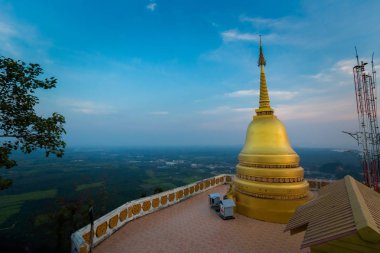 Krabi kaplan mağara Tapınağı