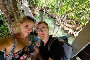 Tha Pom mangrov rezerv turist