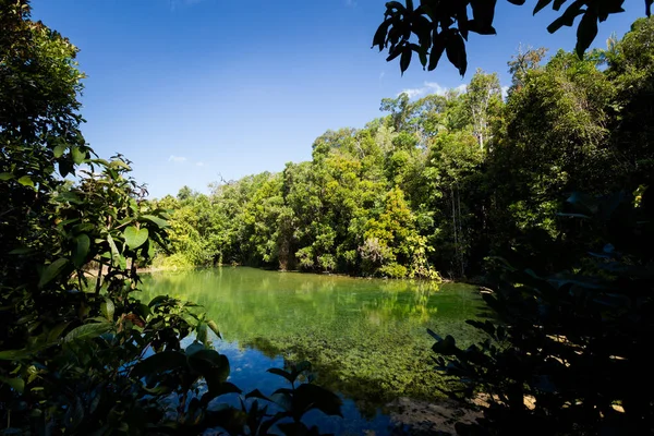 Parque Nacional de Crystal Pool Krabi — Fotografia de Stock