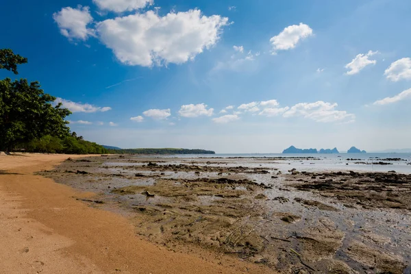 Khao Thong vue à Krabi — Photo