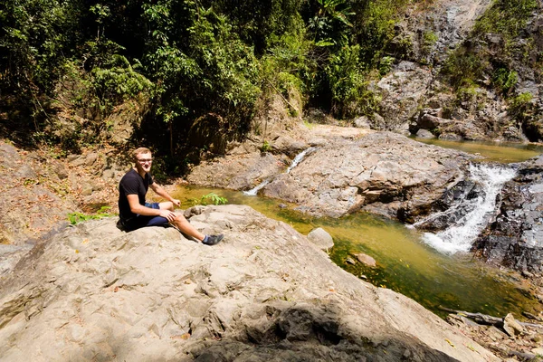 懐栄滝の観光 — ストック写真