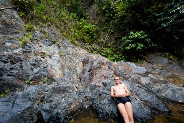 Turista su Huai A cascata — Foto Stock