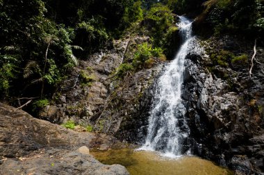 Krabi Huai için şelale