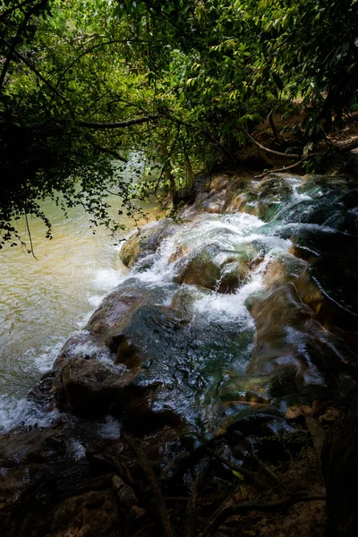 Krabi aguas termales cascada —  Fotos de Stock