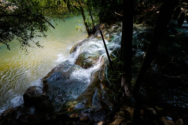 Krabi aguas termales cascada —  Fotos de Stock