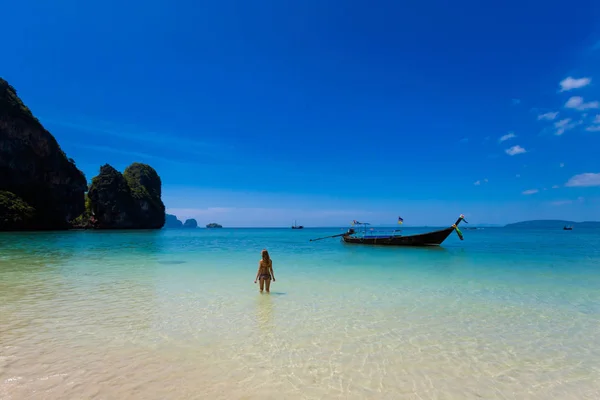 Touriste sur Phra Nang Krabi — Photo