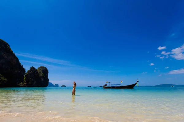 Touriste sur Phra Nang Krabi — Photo