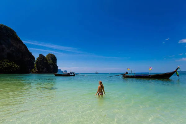 Tourist auf phra nang krabi — Stockfoto