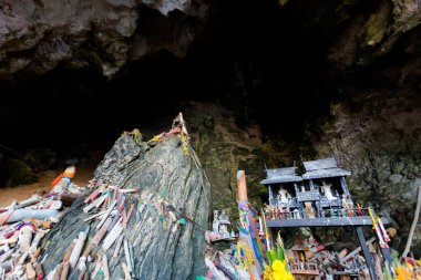 Phra Nang Prenses mağara wat