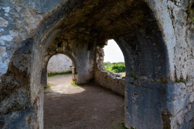 Bizans hastanesi - Antalya 'daki Side City' nin güzel antik mimarisi. Güzel eski arkeoloji parkı.