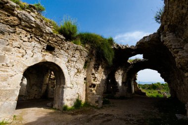 Bizans hastanesi - Antalya 'daki Side City' nin güzel antik mimarisi. Güzel eski arkeoloji parkı.