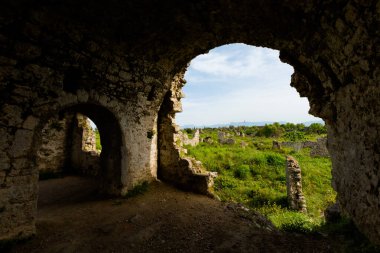 Bizans hastanesi - Antalya 'daki Side City' nin güzel antik mimarisi. Güzel eski arkeoloji parkı.