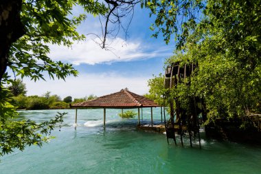 Türkiye 'deki güzel Manavgat Selalesi Şelalesi, Antalya. Güzel doğa parkı.