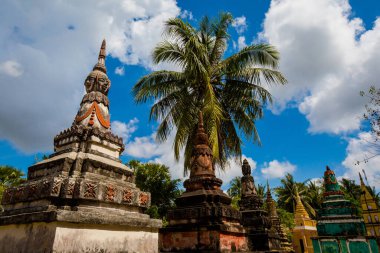 Güzel Khmer Tapınağı 'nın mimarisi Chua Khmer Xuan Phu Binh Minh in Tinh Bien, Mekong Delta