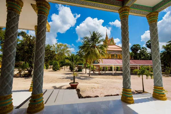 Architettura Del Bellissimo Tempio Khmer Chua Khmer Xuan Phu Binh — Foto Stock