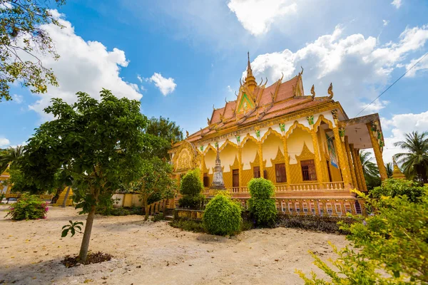 Architettura Del Bellissimo Tempio Khmer Chua Khmer Xuan Phu Binh — Foto Stock