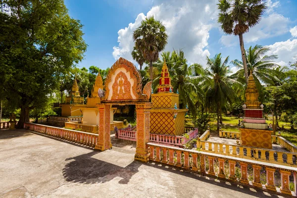 Architettura Del Bellissimo Tempio Khmer Chua Khmer Xuan Phu Binh — Foto Stock