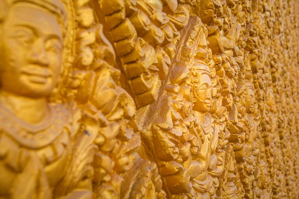 Güzel Khmer Tapınağı 'nın mimarisi Chua Khmer Xuan Phu Binh Minh in Tinh Bien, Mekong Delta