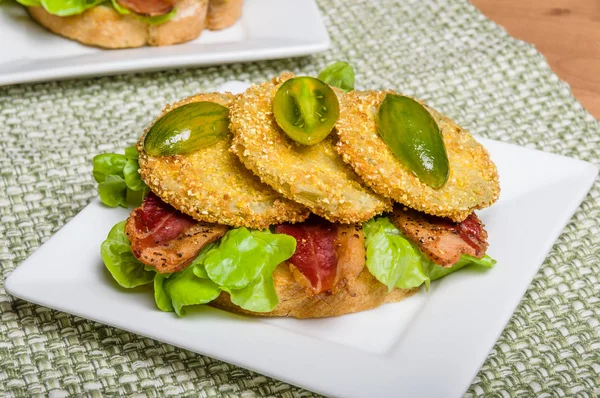 Fried green tomato sandwich ready to serve — Stock Photo, Image