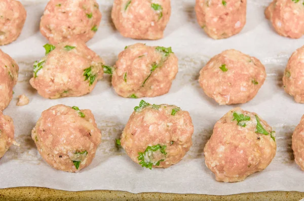 Raw formed meat balls ready to bake — Stock Photo, Image