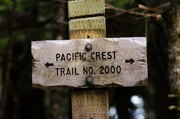 Znak po szlaku 2000 Pacific Crest Trail — Zdjęcie stockowe