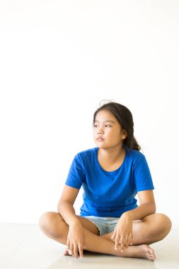 Mutlu ve rahatlatıcı zaman Asya çocuk portresi