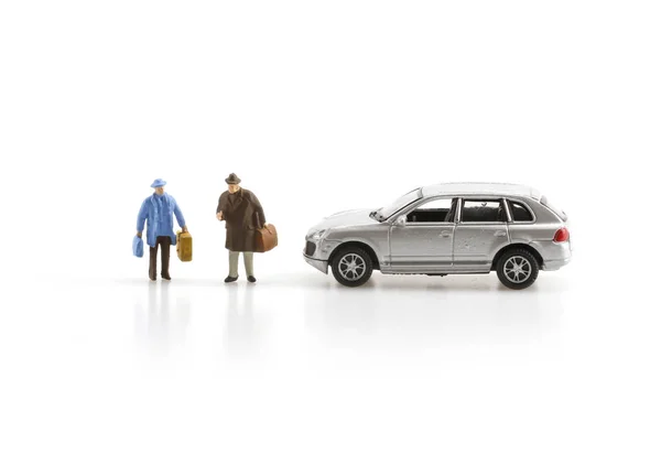 Miniaturowe Ludzi Biznesu Samochodu Izolowania Białym Tle — Zdjęcie stockowe