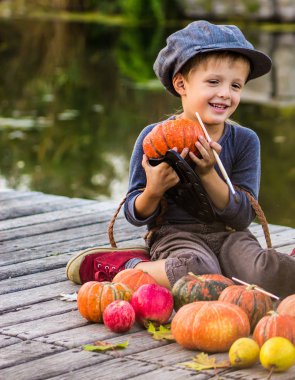 Çocuk boya küçük Halloween pumpkins