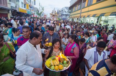 Adanmışların alayı Thaipusam sırasında.