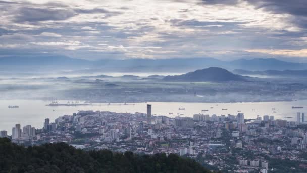 Time-lapse of misty fog on Georgetown, Penang. — Stock Video