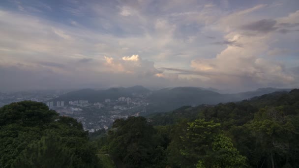 Timelapse zonsopgang van Ayer Itam stad uitzicht vanaf Penang Hill — Stockvideo