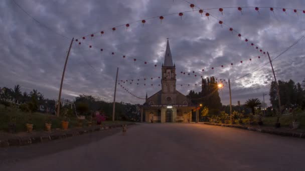 Timelapse pochmurne rano w kościele z Najświętszego Imienia Maryi — Wideo stockowe