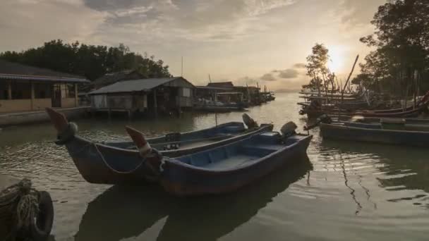 Timelapse захід сонця в домі рибалки — стокове відео